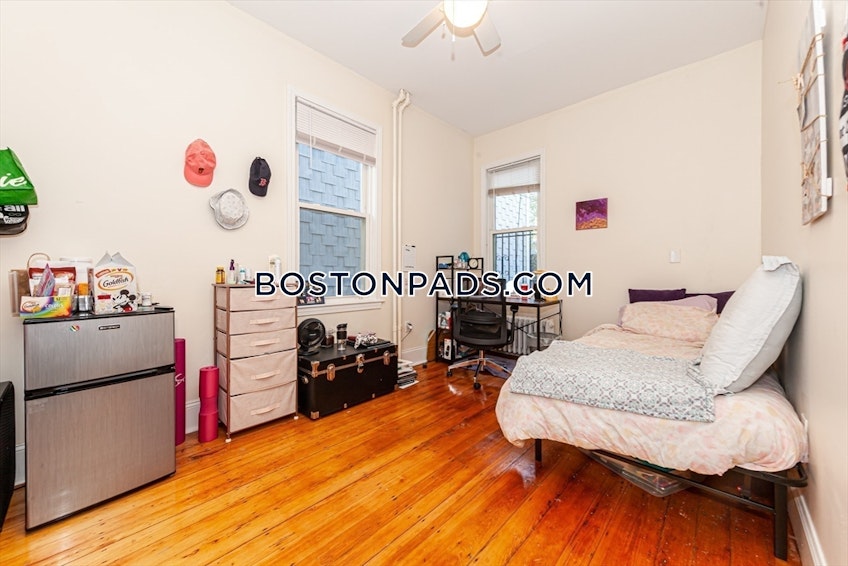 Boston - $3,900 /month