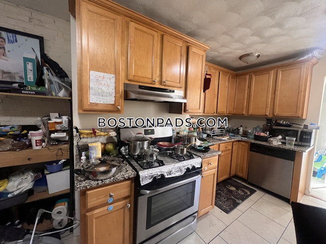 Boston - $2,950 /mo