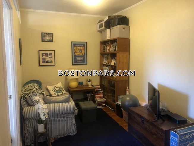Boston - $2,450 /mo