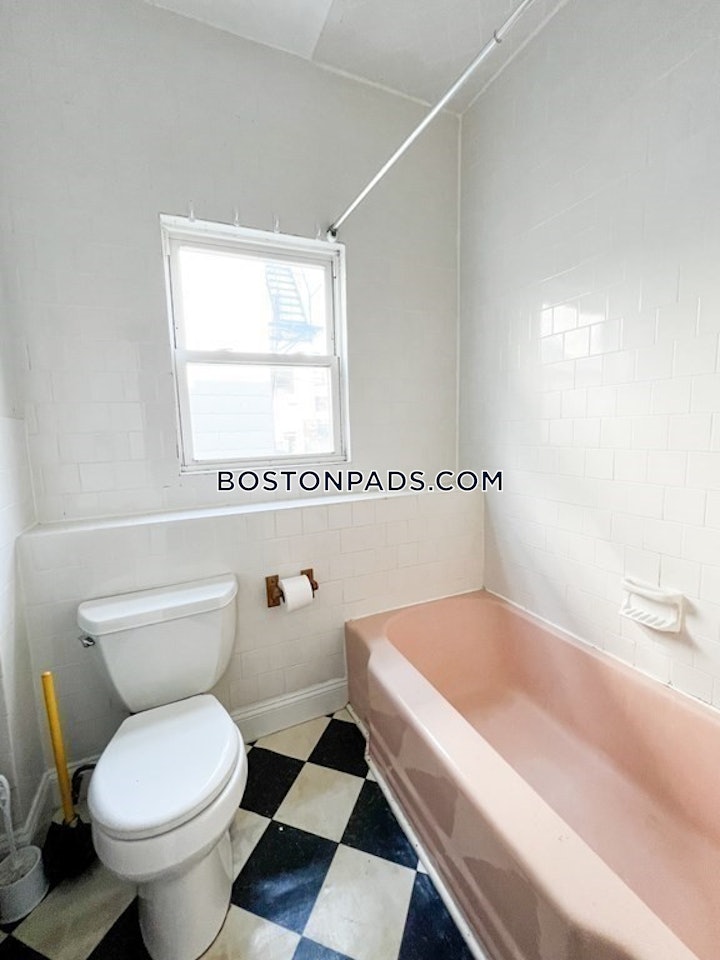 brookline-apartment-for-rent-2-bedrooms-1-bath-boston-university-2700-4583341 