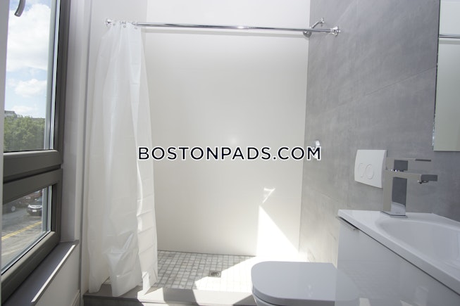 Boston - $5,600 /mo