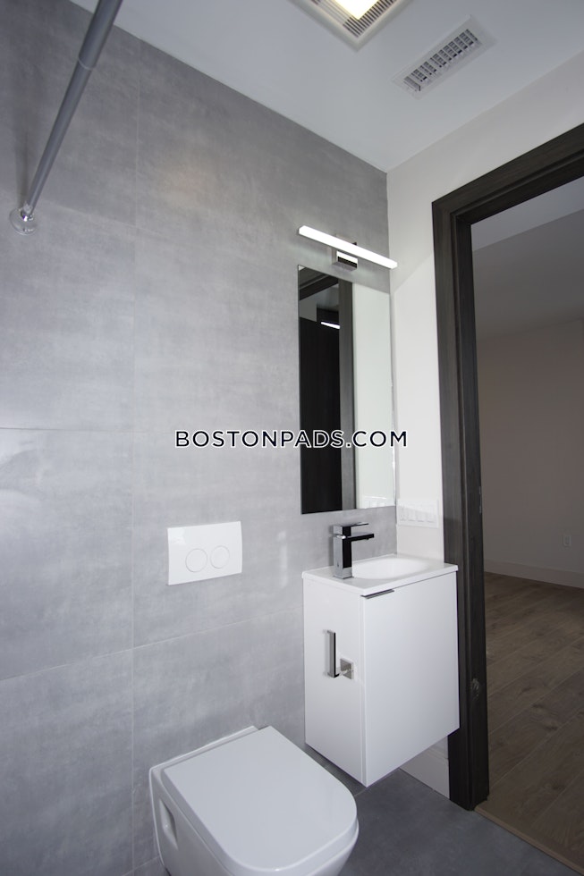 Boston - $5,600 /mo