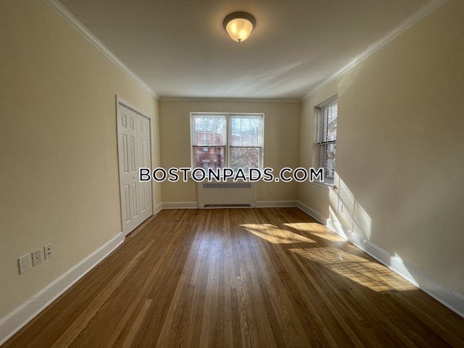 Boston - $2,975 /mo