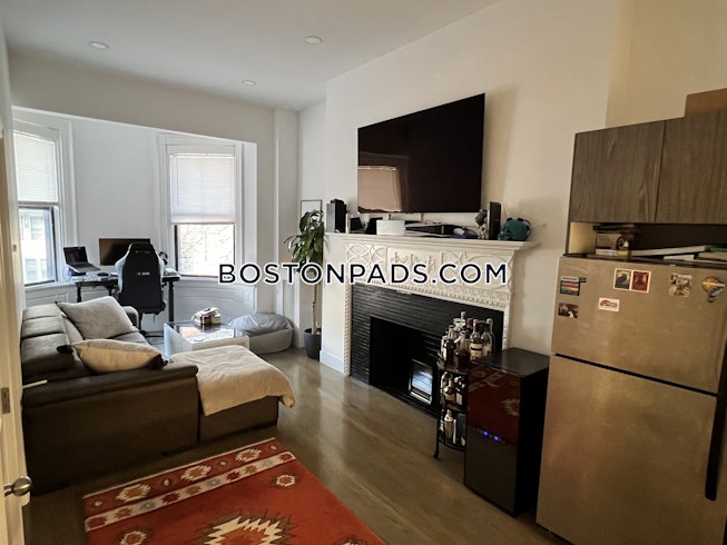 Boston - $3,250 /mo