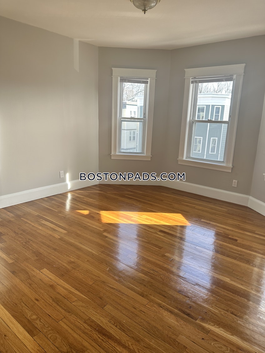 Boston - $3,100 /month