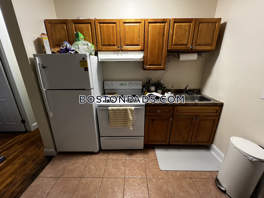 Boston - $2,895 /month