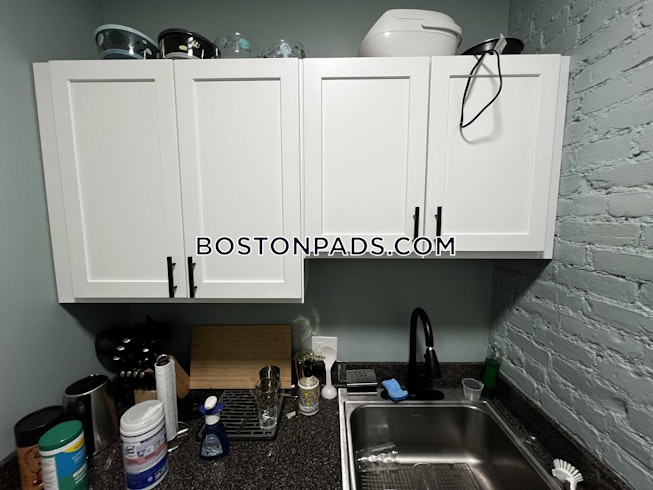 Boston - $2,995 /mo