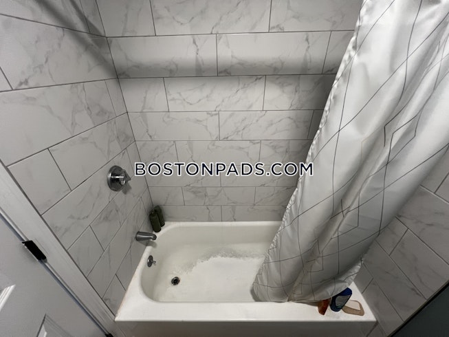 Boston - $2,995 /mo