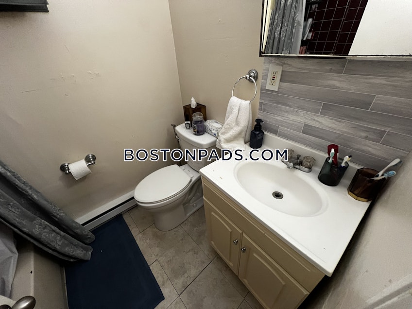 Boston - $2,995 /month