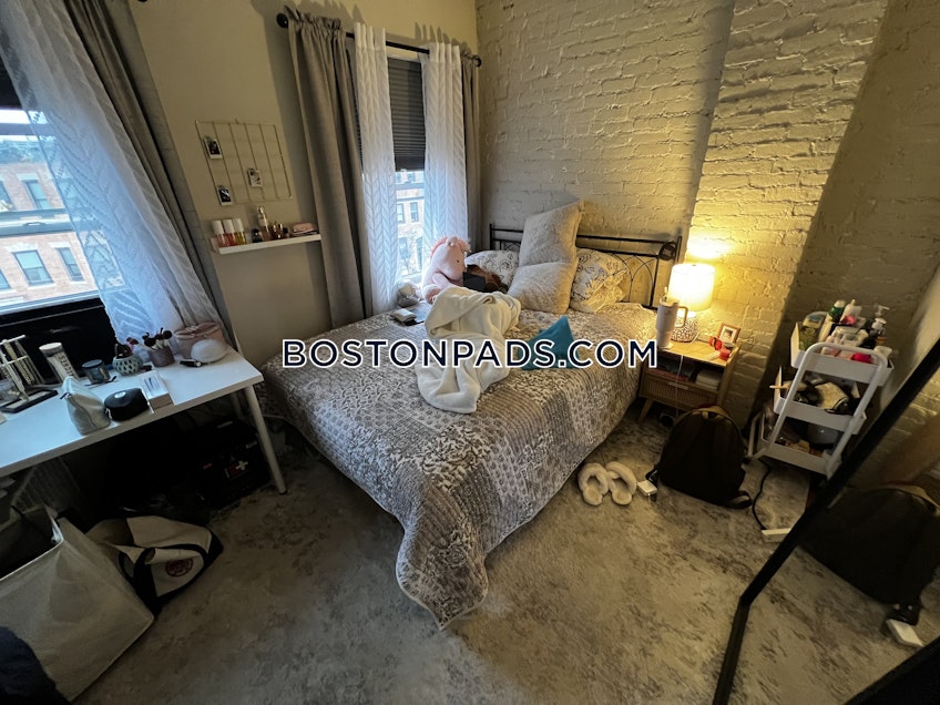 Boston - $2,995 /month