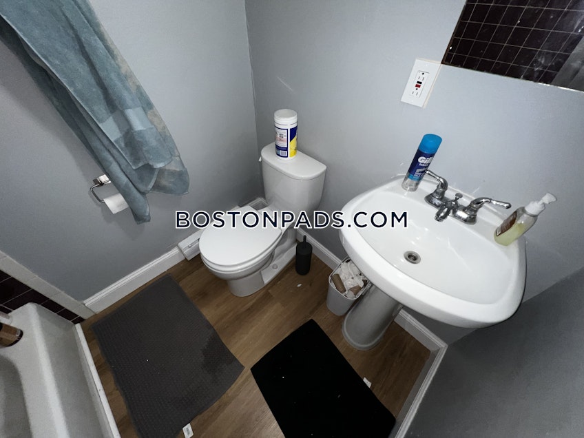 Boston - $2,995 /month