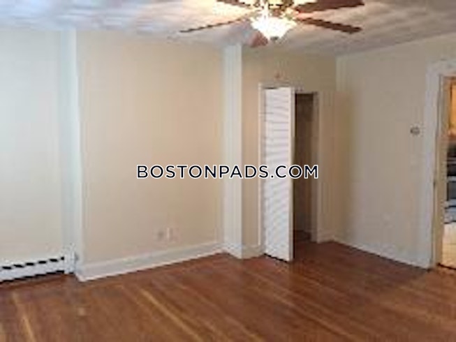 Boston - $2,950 /mo