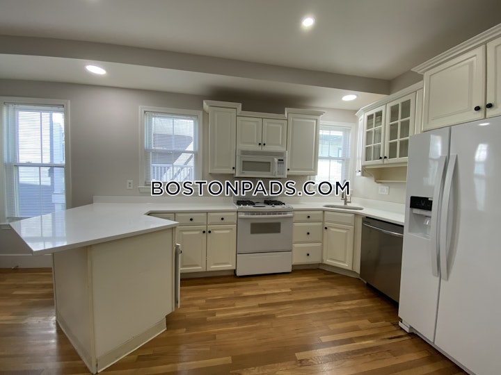 dorchestersouth-boston-border-apartment-for-rent-4-bedrooms-1-bath-boston-4200-4546583 