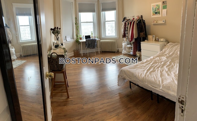 Boston - $3,100 /mo