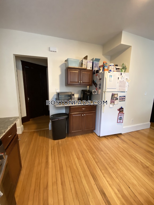 Boston - $4,000 /mo