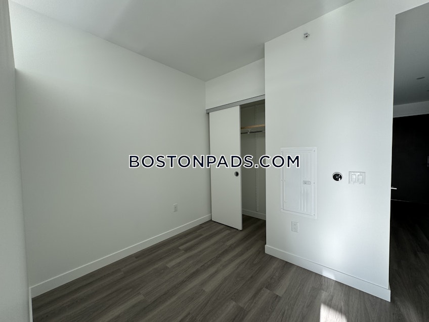 Boston - $6,758 /month