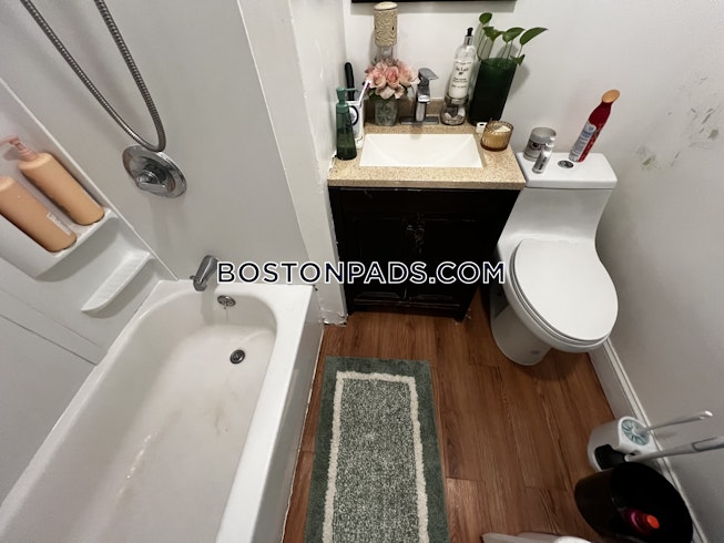 Boston - $3,200 /mo