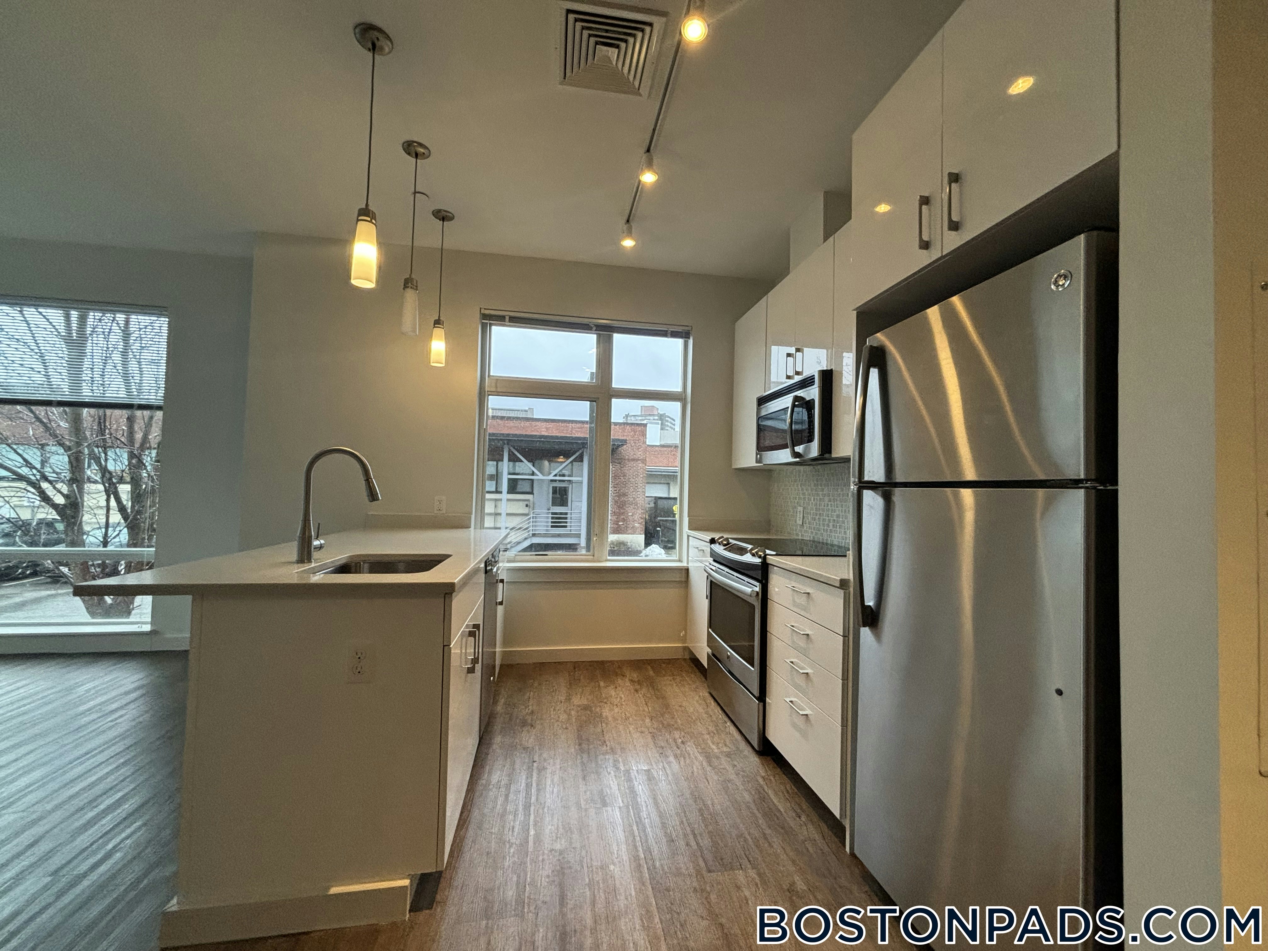 Cambridge - $3,558