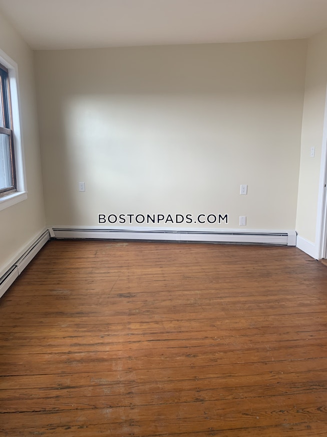 Boston - $2,300 /mo