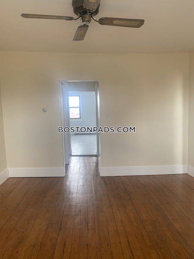 Boston - $2,300 /mo