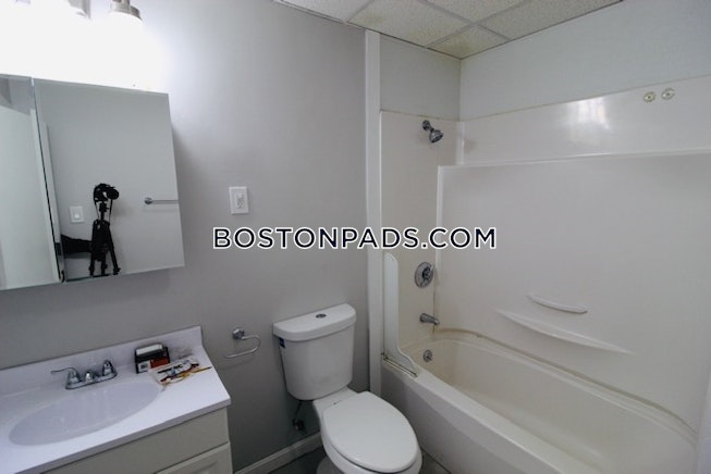 Boston - $3,000 /mo