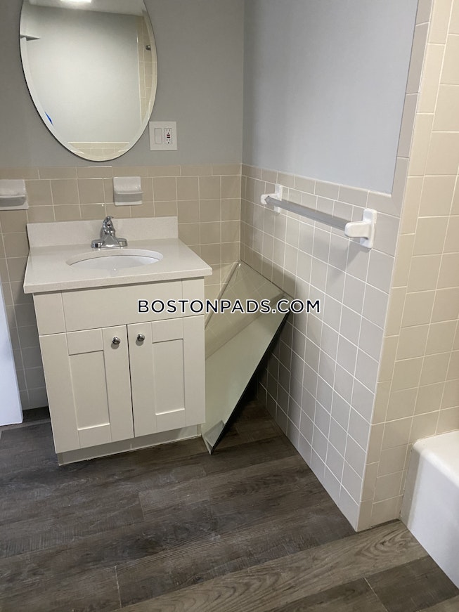 Boston - $4,550 /mo