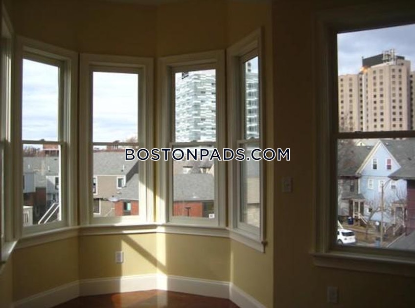 Boston - $6,000 /month