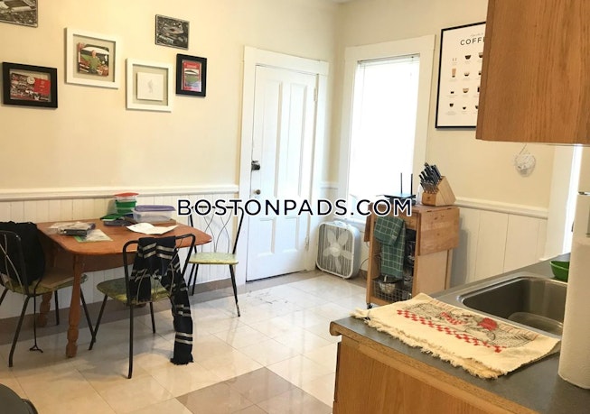 Boston - $1,700 /mo