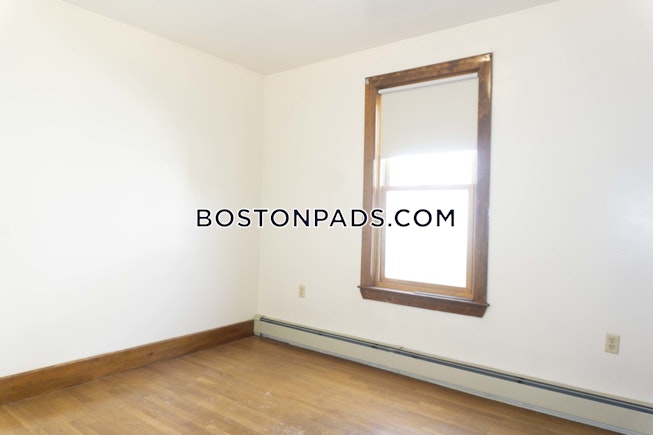 Boston - $2,995 /mo