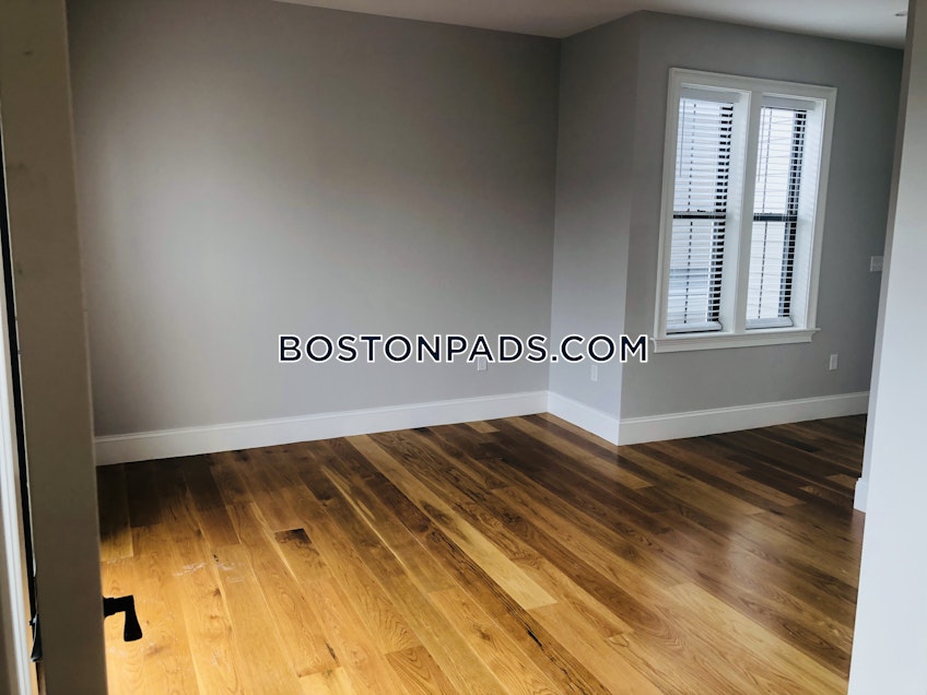 Boston - $3,600 /month