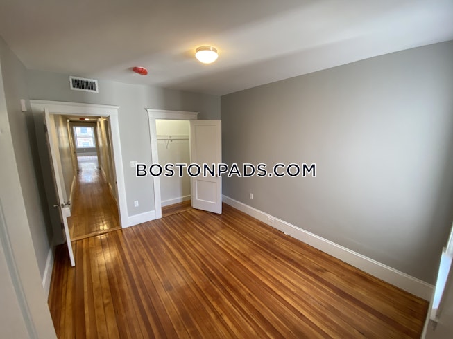 Boston - $4,850 /mo