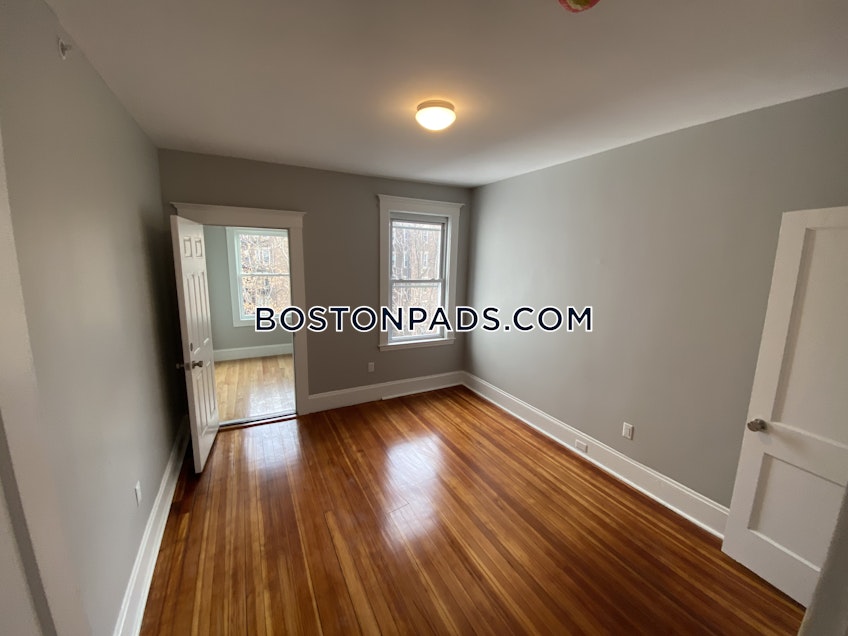 Boston - $6,000 /month