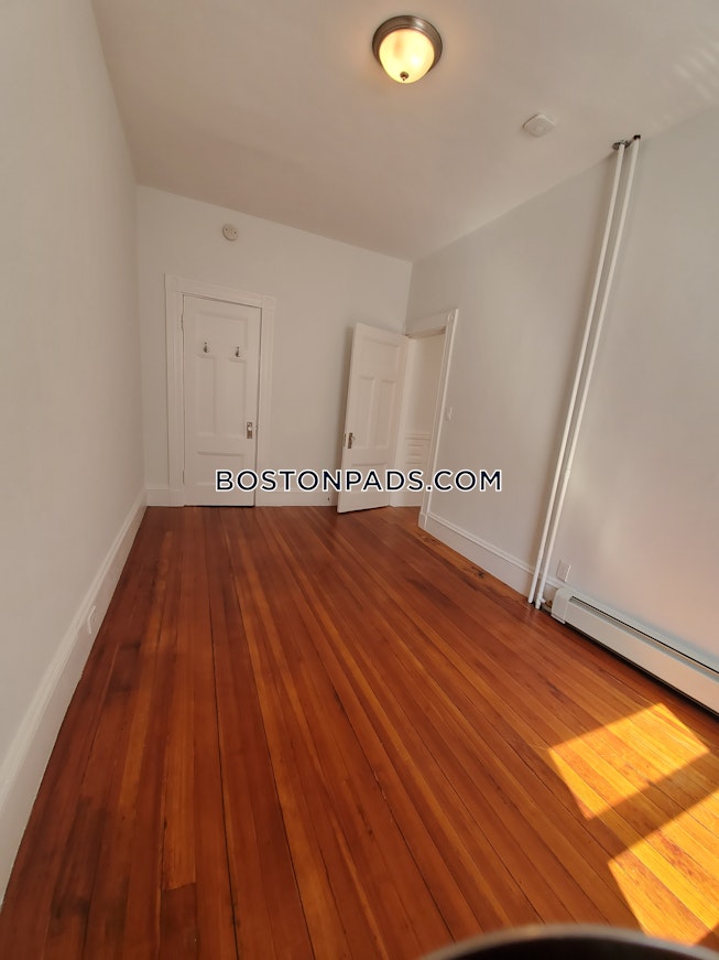 Boston - $3,200 /mo