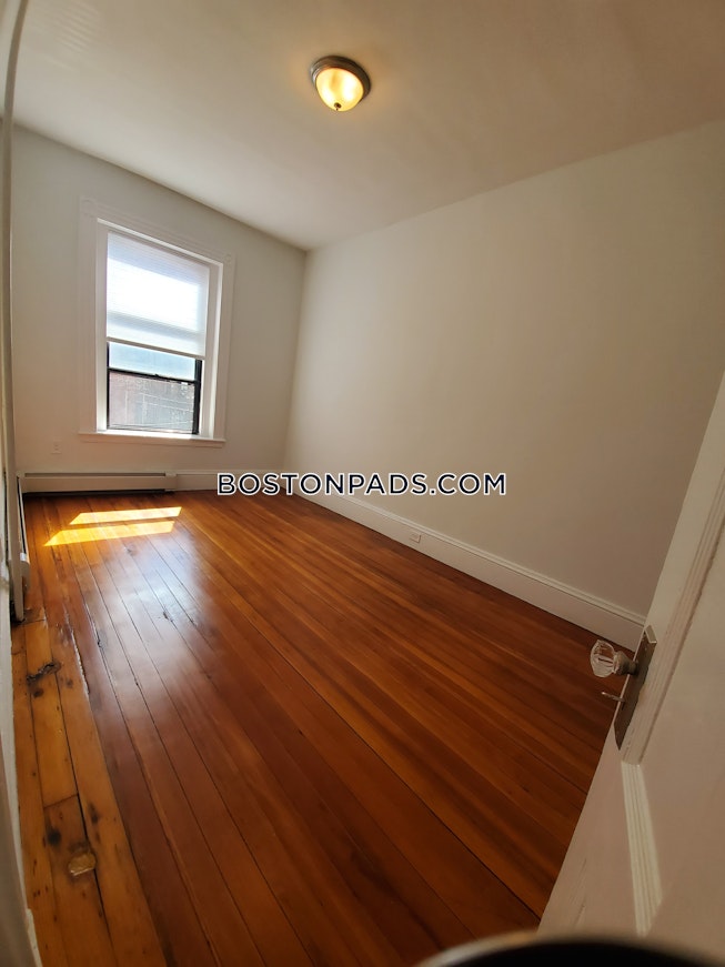 Boston - $3,200 /mo