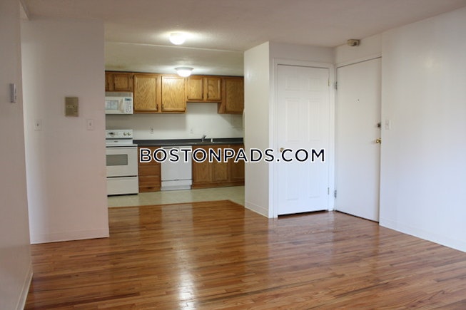 Boston - $2,200 /mo