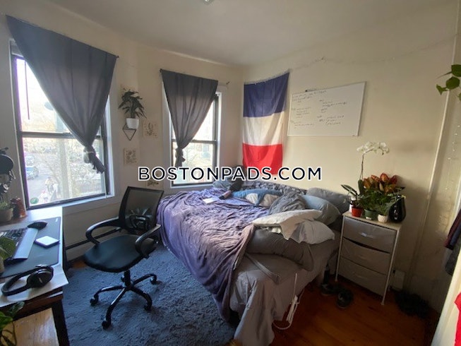 Boston - $2,450 /mo