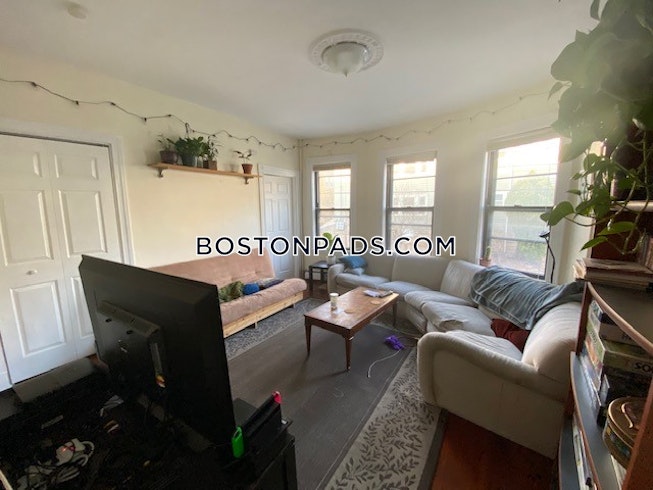 Boston - $2,450 /mo