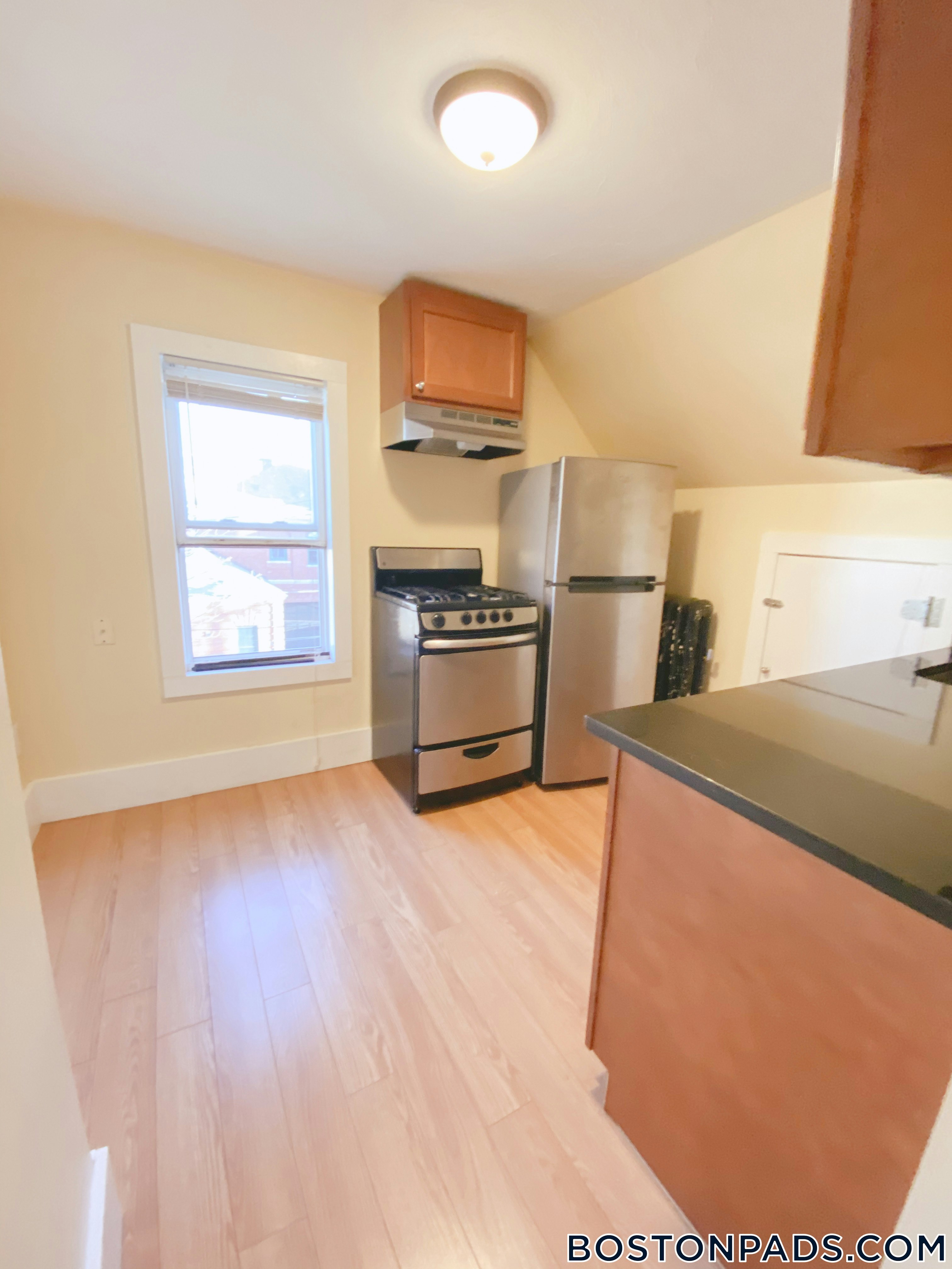 Cambridge - $2,395