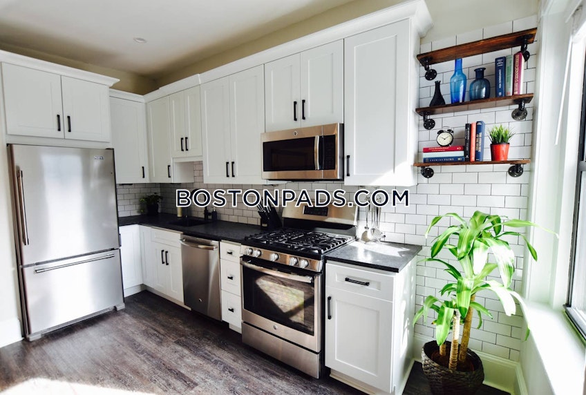 Boston - $6,400 /month