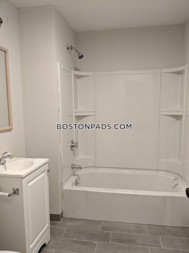 Chelsea - $3,000 /mo