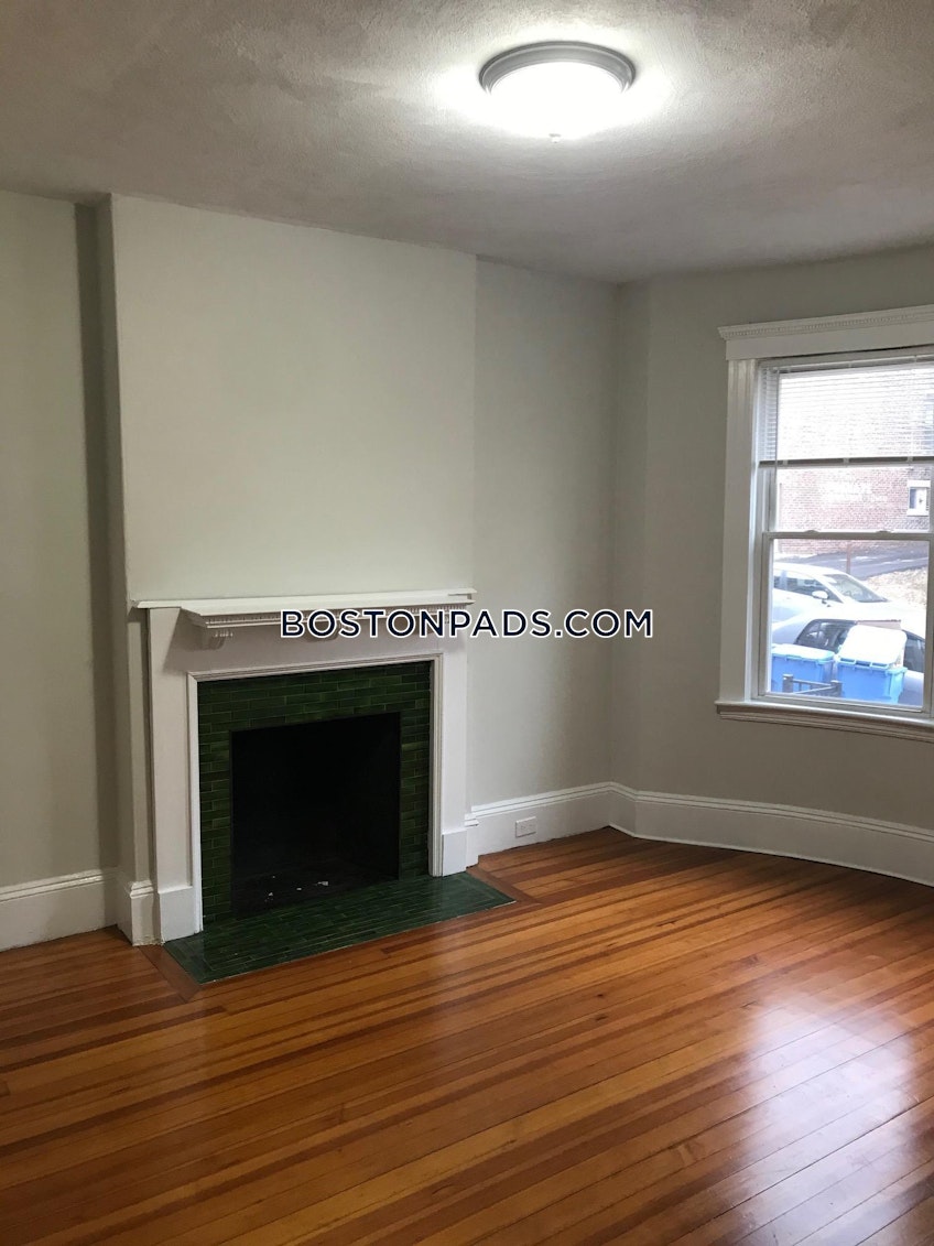 Boston - $3,995 /month