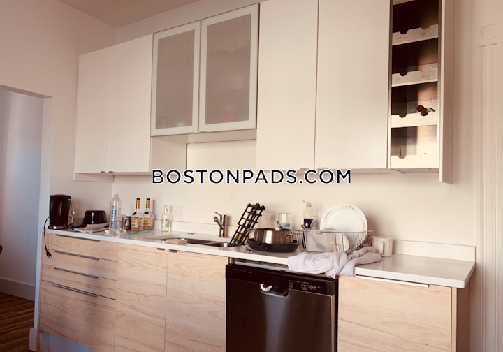 dorchestersouth-boston-border-apartment-for-rent-4-bedrooms-1-bath-boston-4000-4614349 