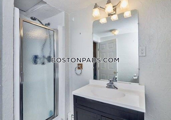 Boston - $4,200 /mo