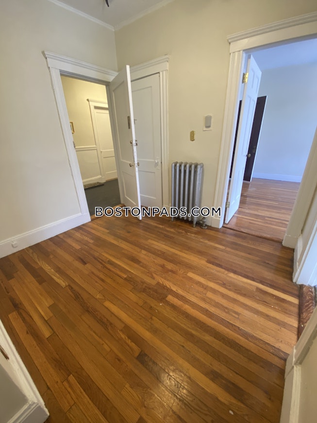 Boston - $2,000 /mo