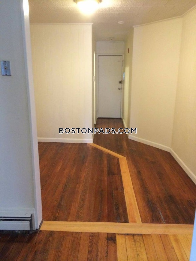 Boston - $2,800 /mo