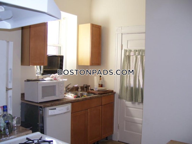 Boston - $3,800 /mo