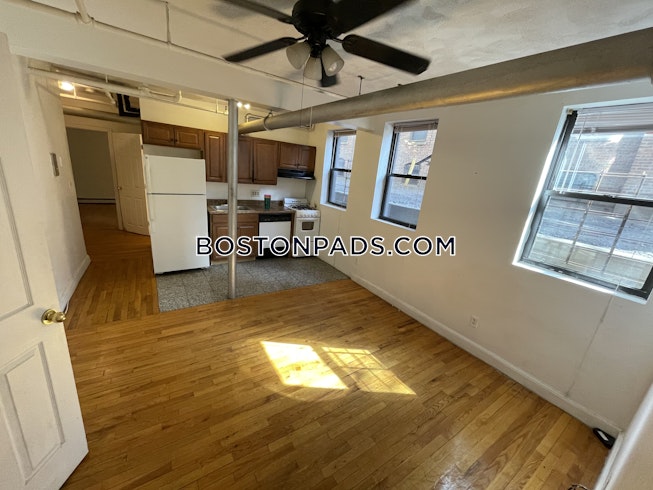 Boston - $2,300 /mo