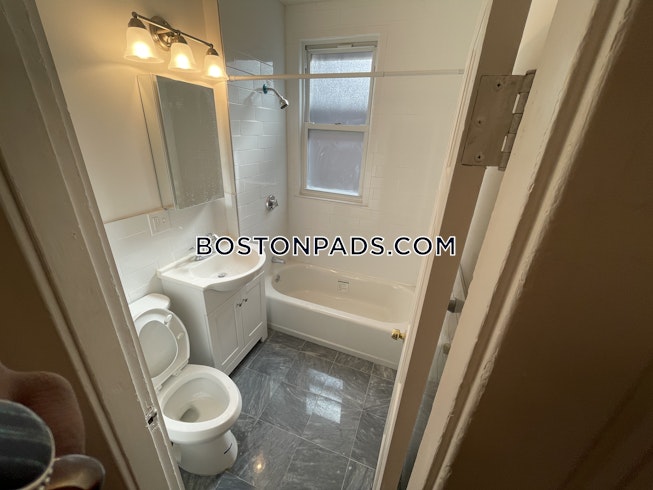 Boston - $1,700 /mo