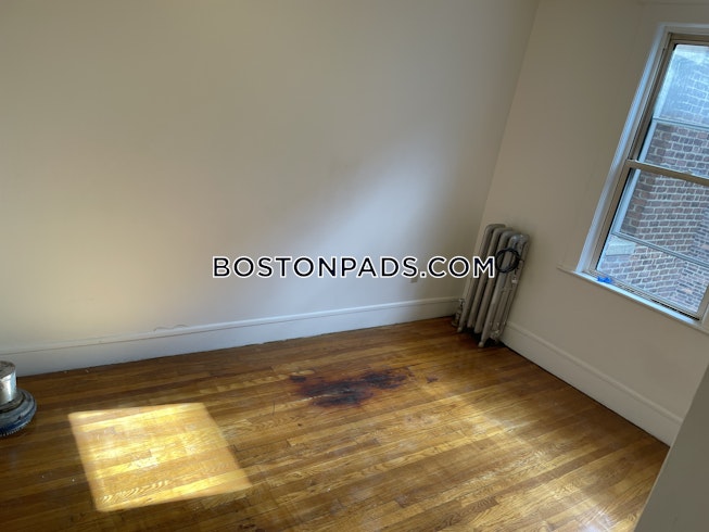 Boston - $1,700 /mo