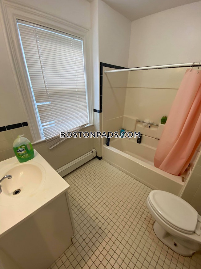 Boston - $4,600 /mo